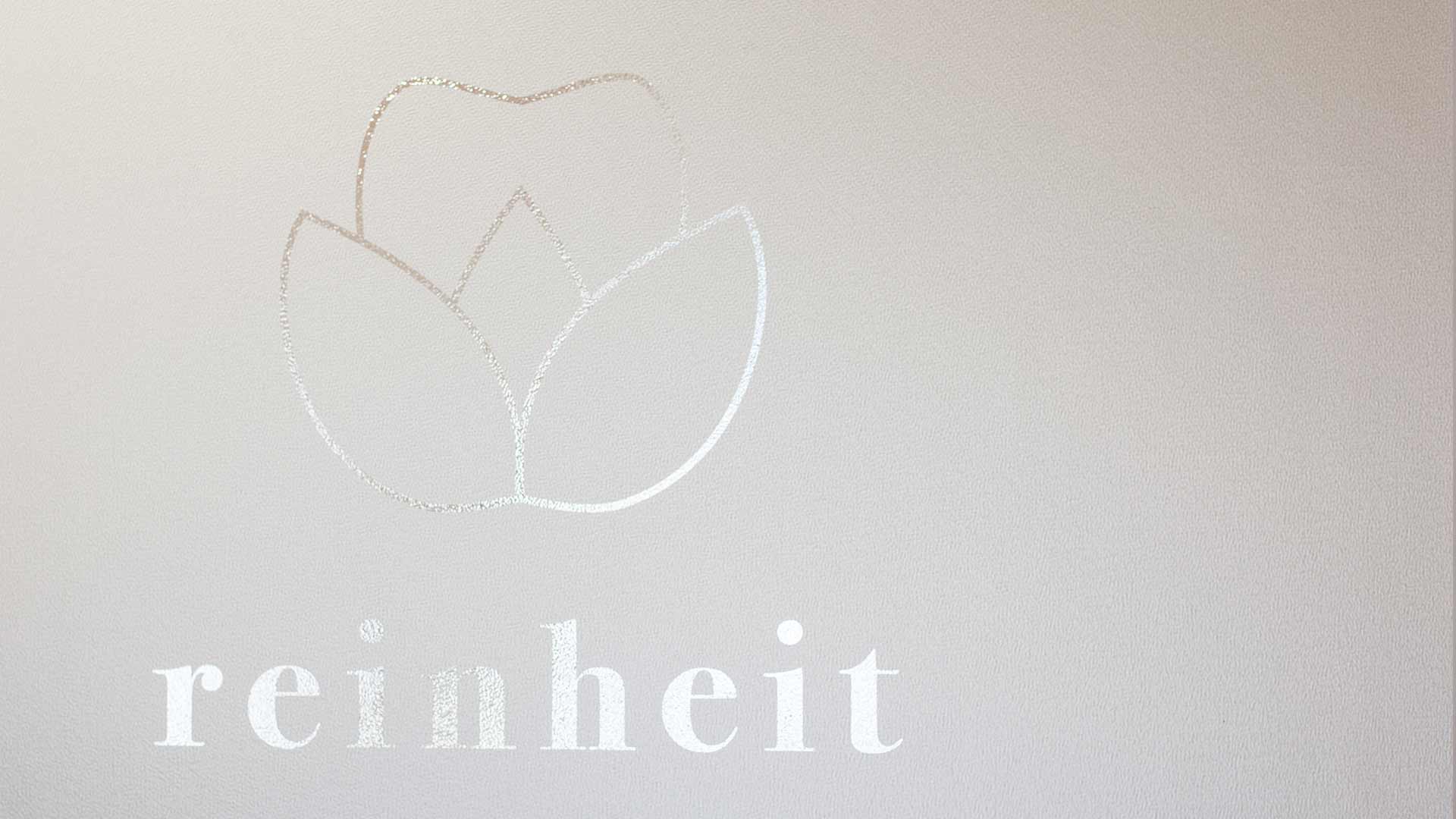 Logo Zahnarztpraxis mundharmonie Zahngesundheit mit Schriftzug reinheit bei Zahnästhetik ästhetische Zahnheilkunde Slider